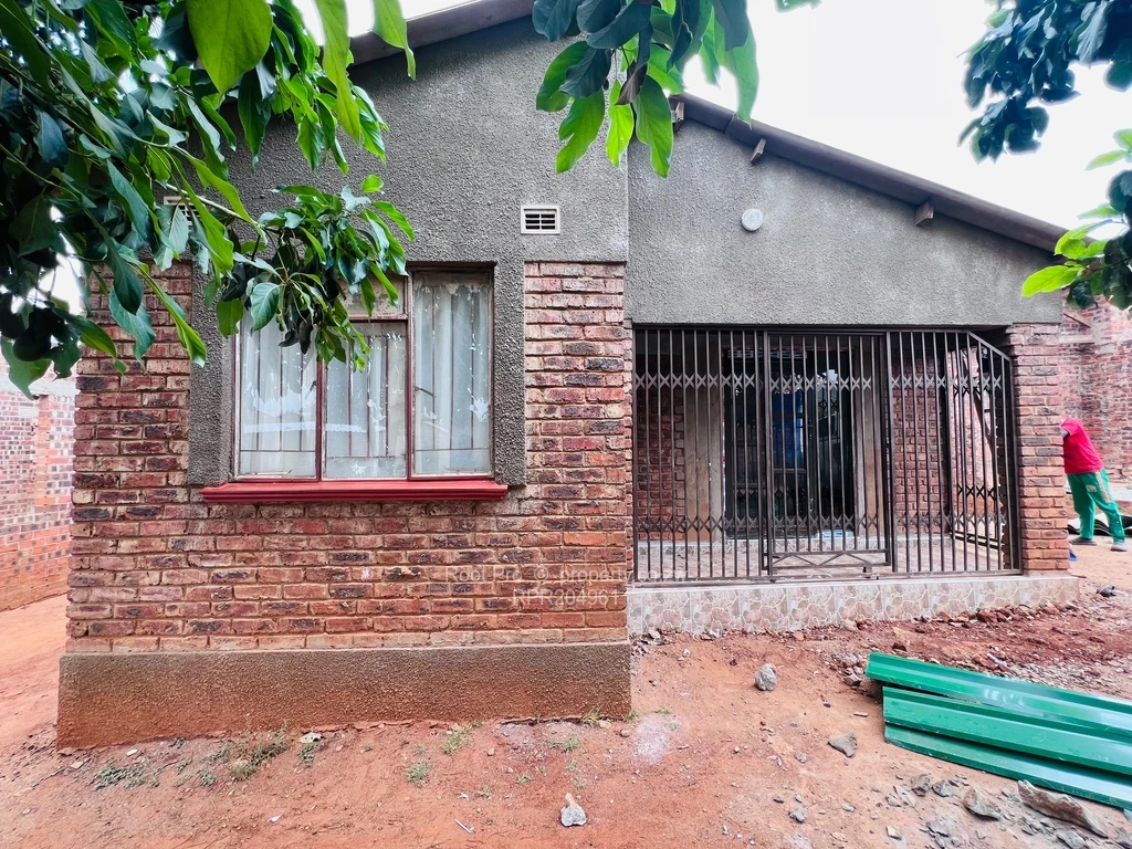 5 Bed Houses for Sale in Hatcliffe RPR204961