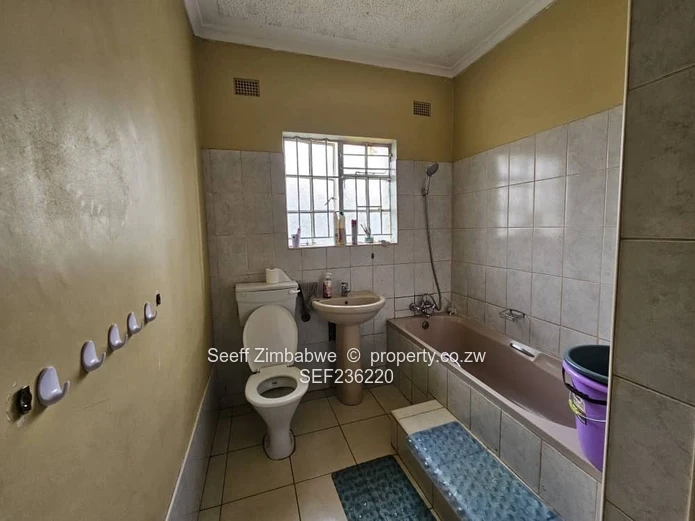 PRIME RENTAL OPPORTUNITY: Modern 3-Bedroom Home with Self-Sufficiency in Madokero Estate