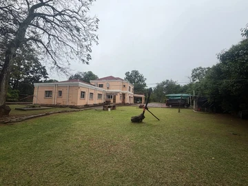 6 Bedroom House