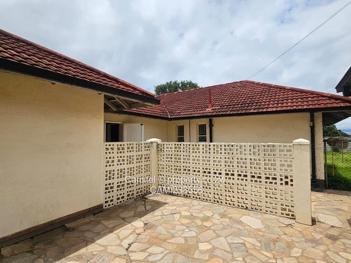 Avonlea Modern  3-Bed Home with Gourmet Kitchen & Boreholea