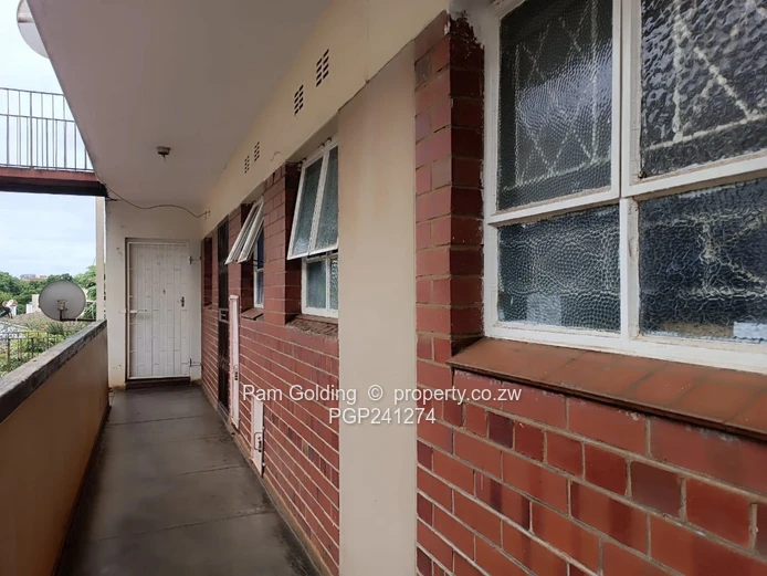  Neat one bed flat for sale!