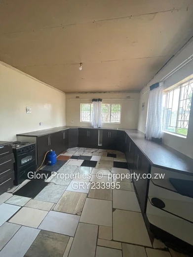 Solid Starter Home in Windsor  (Sole Mandate)