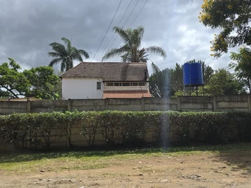 6 Bedroom House