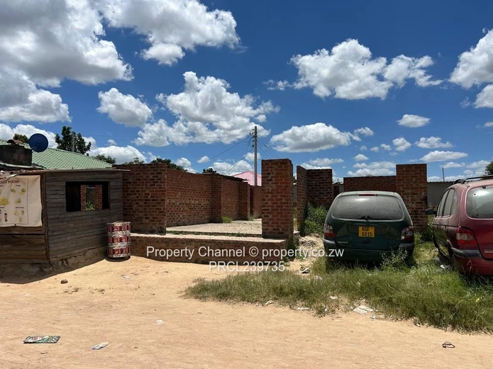 COMPLETE TO TASTE! 4 Bedroom House Southlea Park 