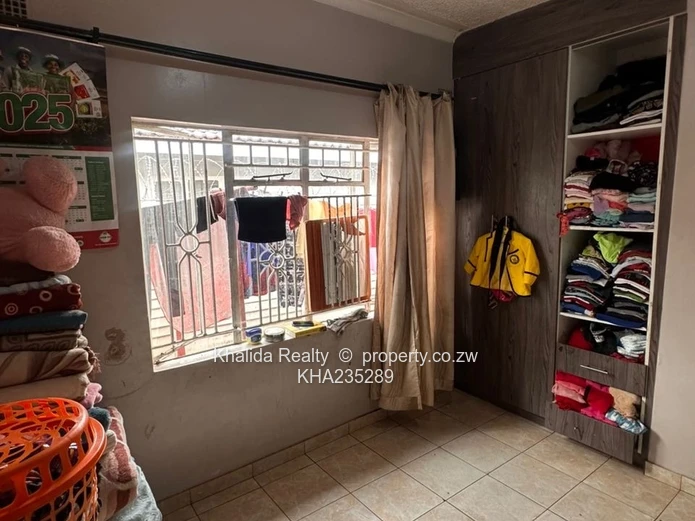 4-Bedroom House for Sale in Glen View 1 Riverside