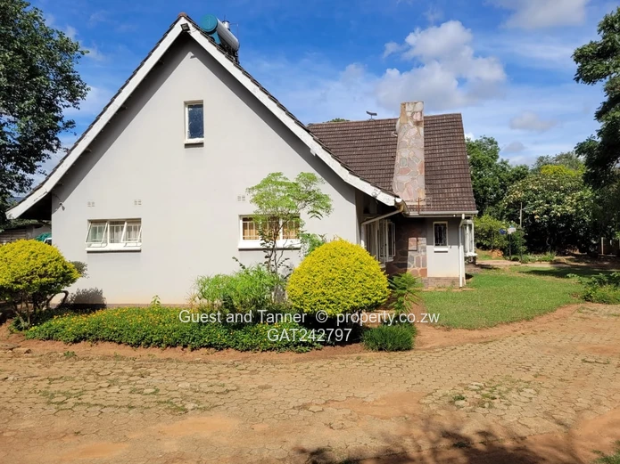 4BR Beauty on 4000sqm in Greendale with Solid Title