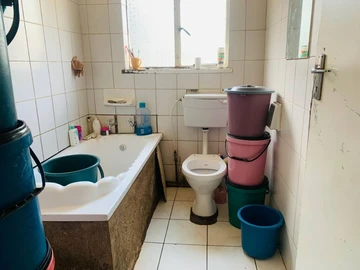 2 Bedroom Flat & Apartment