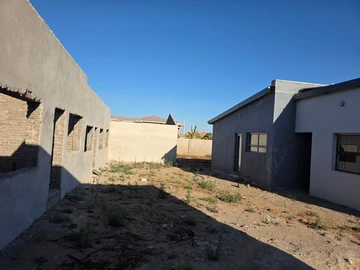7 Unit Townhouse Complex