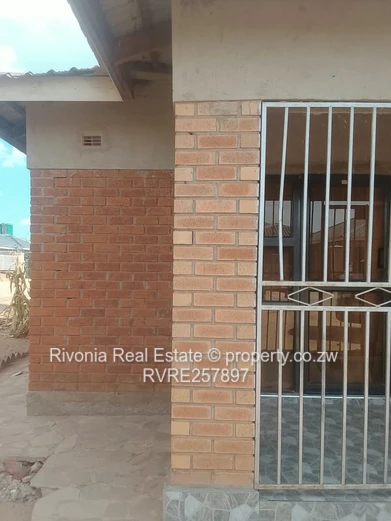 4-Bed House in Fidelity, Harare South — Borehole