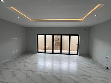 3 Bedroom Flat & Apartment