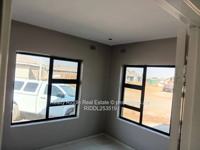 Modern 3-Bed Rainham Home — Tiled Floors & Large Windows