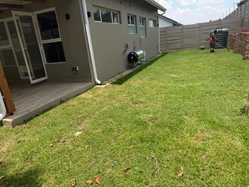 3 Bedroom Flat & Apartment