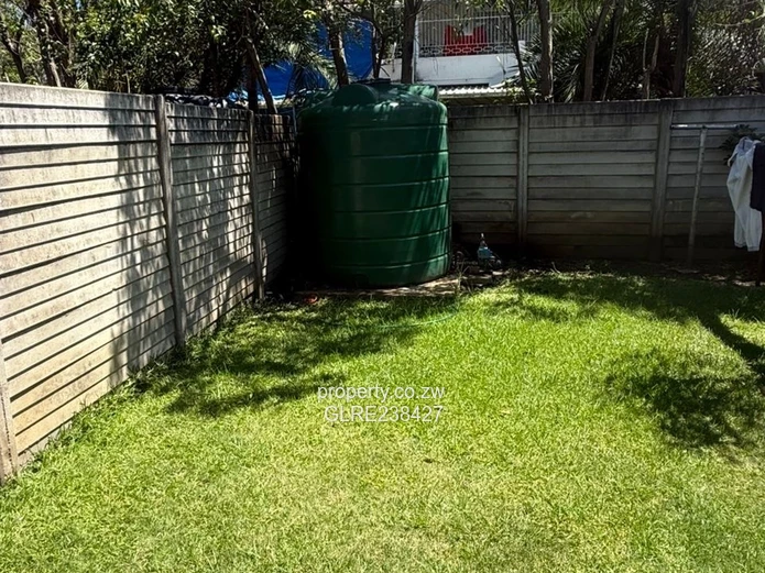 Spacious 2-bedroom flat in the heart of Avondale