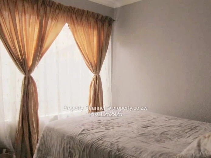 3 Bedroom Townhouse For Sale in Wilgeheuwel $75,000