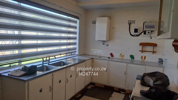 Hillside 3 bedroom house to rent as offices 