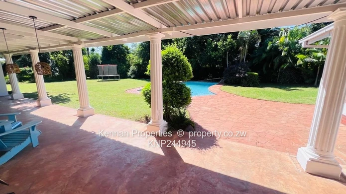 Very neat family home with prolific borehole.