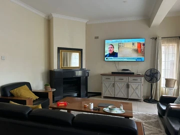 3 Bedroom Flat & Apartment