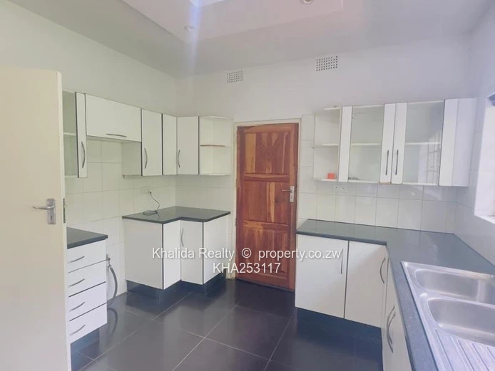 Marlborough House for Rent With a 3 Bed Cottage 