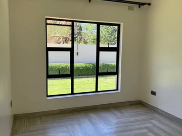 4 Bedroom Flat & Apartment