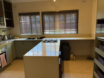 3 Bedroom Flat & Apartment