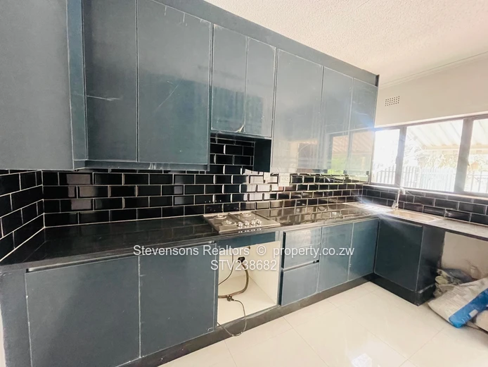 2 Bedroom Garden Flat To Let in Avondale West!