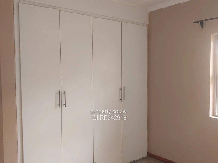 Madokero 2-Bed Garden Flat - Built-in Cupboards & Borehole