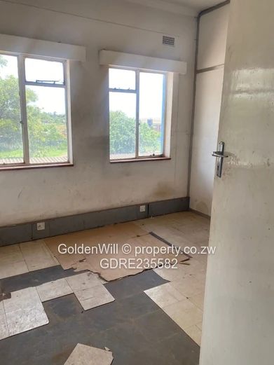 Bluffhill Warehouse for Rental in Madokero 