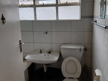 3 Bedroom Flat & Apartment