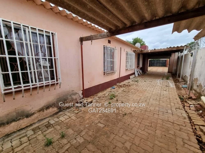 3 BR House for Sale - Emganwini near Bulawayo