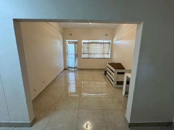 3 Bedroom Flat & Apartment