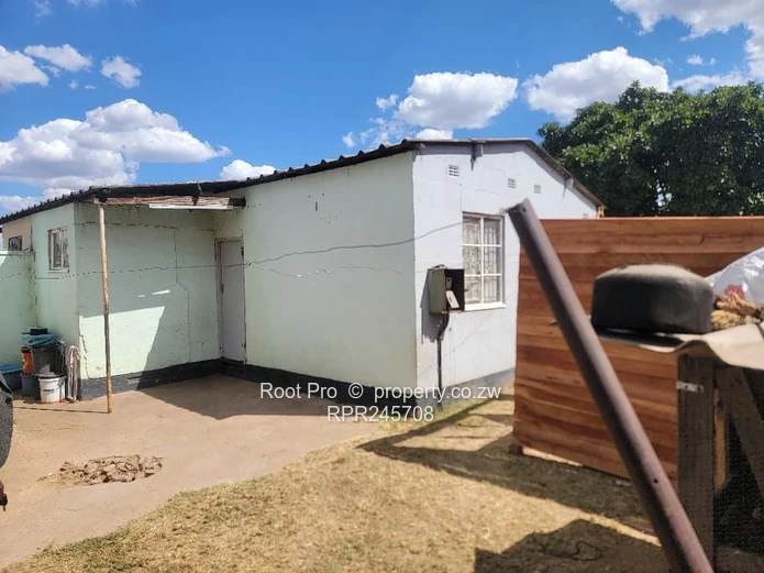 Glen Norah Core House 