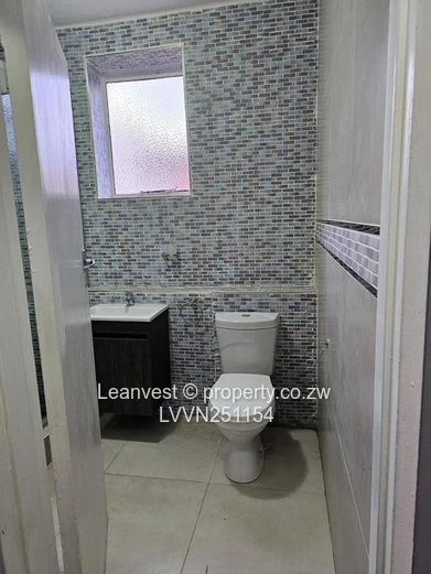 Upper Avenues Flat To Let 