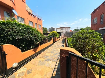 3 Bedroom Flat & Apartment