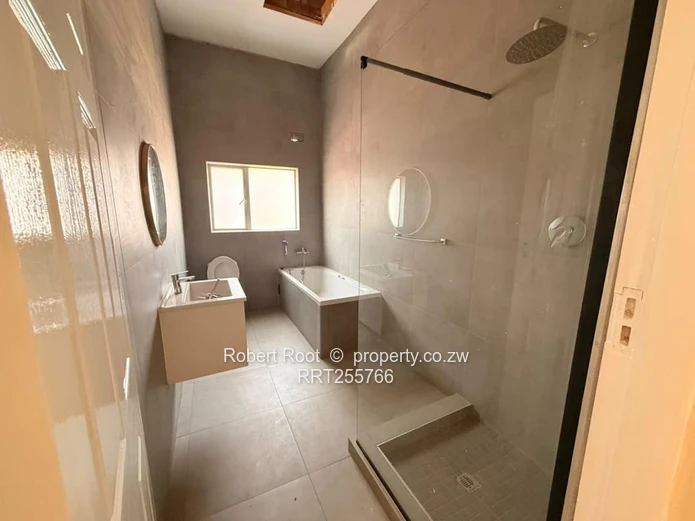 Lovely 4 bed cluster with upstairs loft!