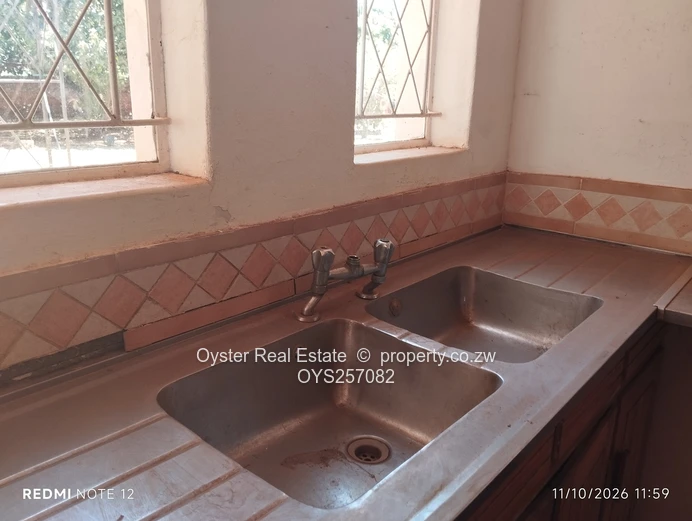 Mount Pleasant, Harare North — 3-Bed on 4047m² w/ Pool & Borehole