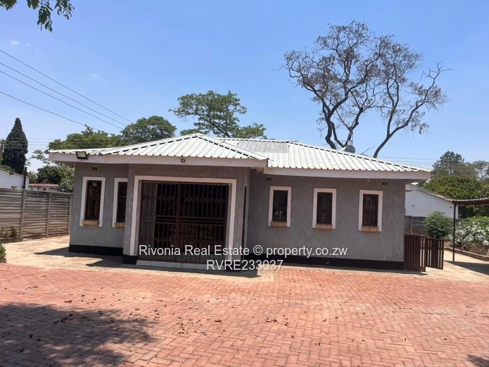 Charming house large land ideal for redevelopment 