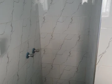 2 Bedroom Flat & Apartment