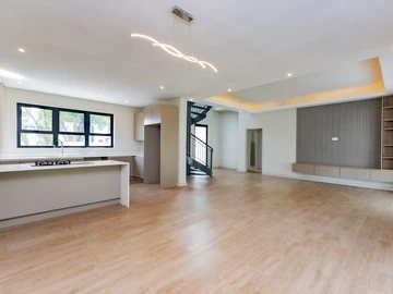 5 Unit Townhouse Complex