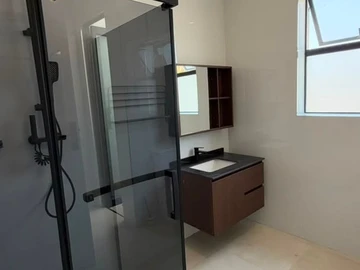 3 Bedroom Flat & Apartment