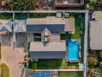 3 Bedroom Flat & Apartment