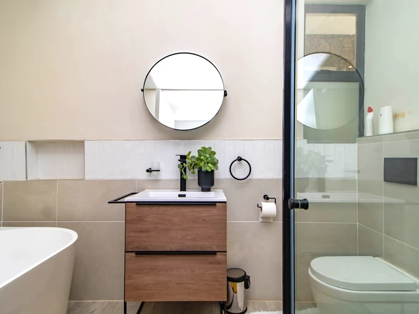 3 Bedroom Flat & Apartment