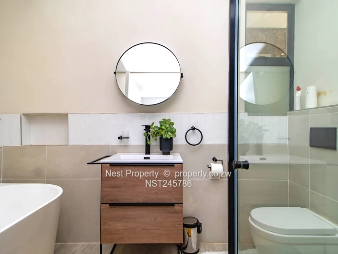 Contemporary, Modern Living In Greendale