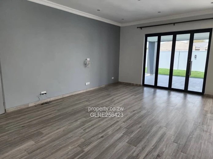 Modern 4BR Greendale Flat — Borehole, Designer Kitchen
