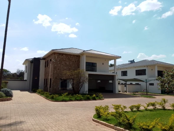 8 Unit Townhouse Complex