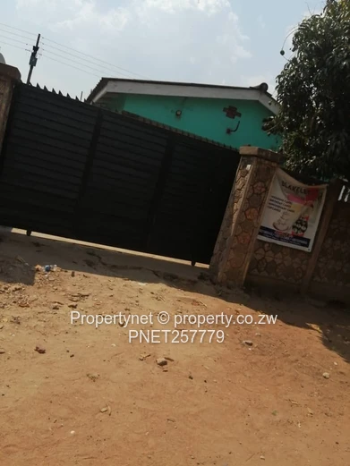 4-Bed Home in Glen View 3 with Title Deeds, Borehole & Secure Gate (Sole Mandate)