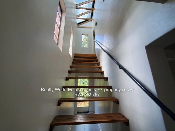 Three Beds House to Rent-Close to Alexandra Park