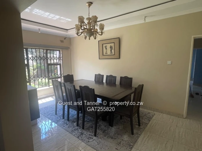 Spacious 5-Bedroom Home with 3-Bedroom Cottage - Gletwin Chishawasha
