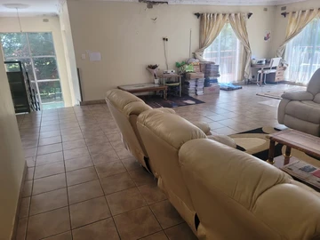 6 Bedroom House