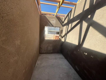 3 Bedroom Flat & Apartment