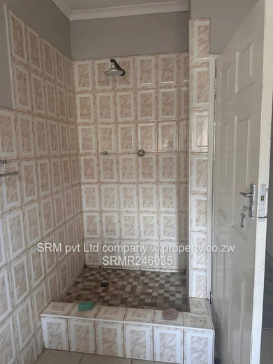 Neat 3 bedroomed house to let in Bloomingdale